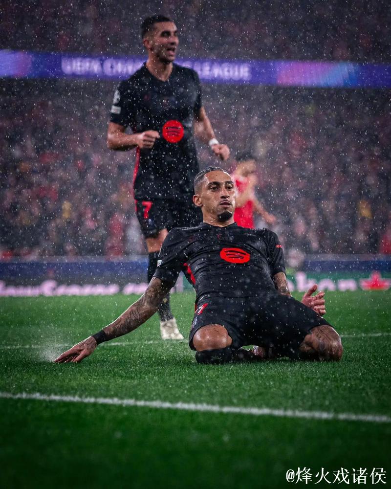 欧冠-拉菲尼亚绝杀莱万双响 巴萨5-4本菲卡 欧冠-拉菲尼亚绝杀莱万双响 巴萨5-4本菲卡