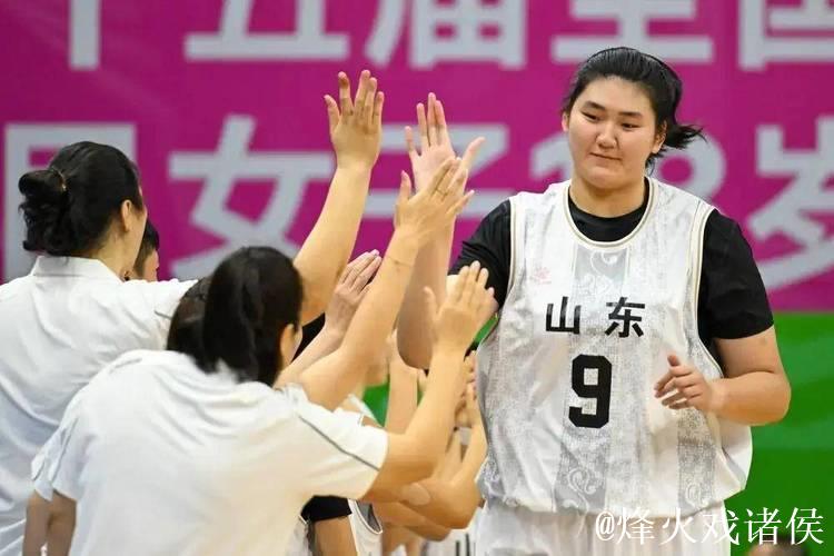“小巨人”张子宇迎来WCBA首秀